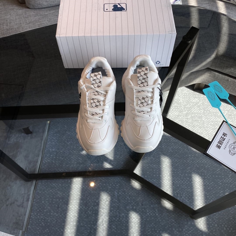 G*u*i casual shoes